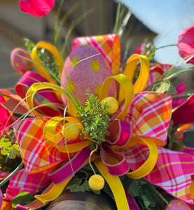 Easter Mailbox Decoration shows up close image of the center egg and ribbons.